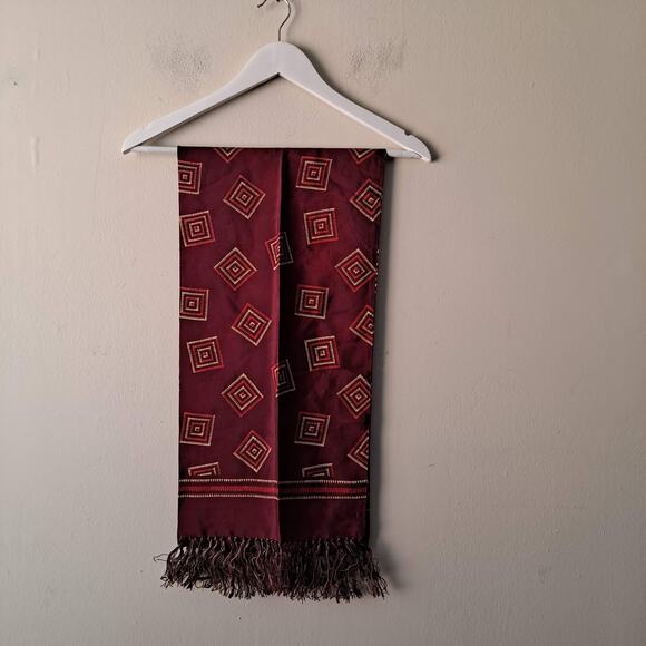 Mens Burgundy & Tan Geometric Rectangular Neck Scarf wFringes - Size 11" X 45" - Picture 4 of 11